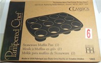 1465 Stoneware Muffin Pan