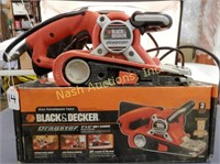 Black & Decker belt sander-works