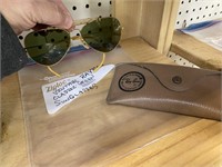 VINTAGE RAY BAN CLASSIC SUNGLASSES W/ RAY BAN CASE