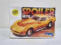 Spoiler Corvette model kit
MPC 1:25 scale
new