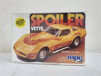 Spoiler Corvette model kit
MPC 1:25 scale
new