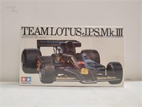 Ferrari Team Lotus Indy Car model kit
1:12 scale