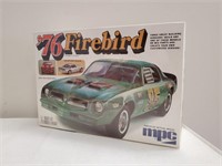 1976 Firebird model kit
MPC 1:25 scale
new old
