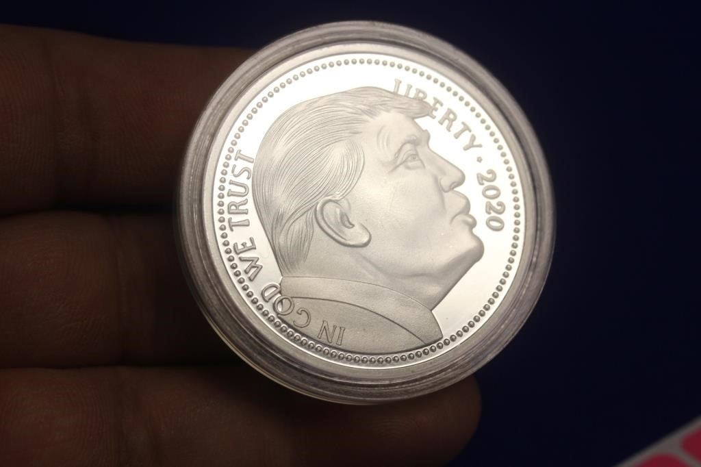 A President Donald J. Trump Commemorative Coin