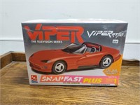 Dodge Viper RT/10 model kit
1:25 scale Snap Fast