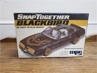 Pontiac Blackbird model kit
MPC 1:32 scale Snap