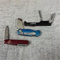 3 Utility Knives/Corkscrew