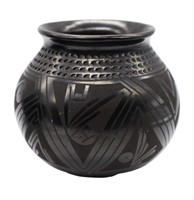Tomasa Moyra Signed Mata Ortiz Pottery Vase