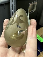 ART GLASS PAPERWEIGHT EGG