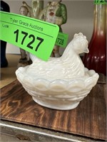 SMALL OPALESCENT ART GLASS CHICKEN NESTING BOX