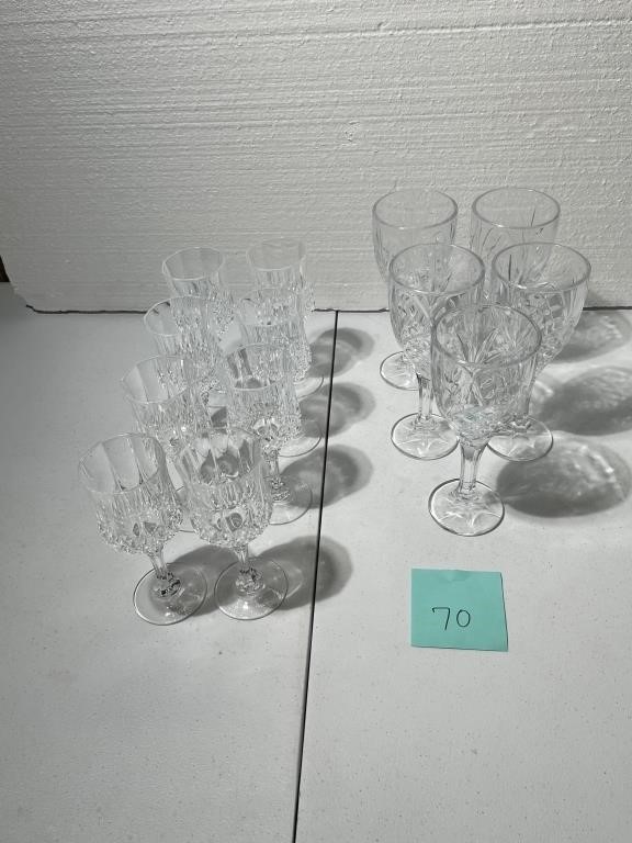 ESTATE SALE ONLINE AUCTION GLASSWARE JEWELRY COLLECTIBLES