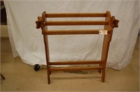 Wood Quilt Rack W/ Bow Accents