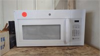 GENERAL ELECTRIC MICROWAVE MISSING THE PLATE