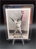 1977 Topps - Willie Mays #8 (Mint)