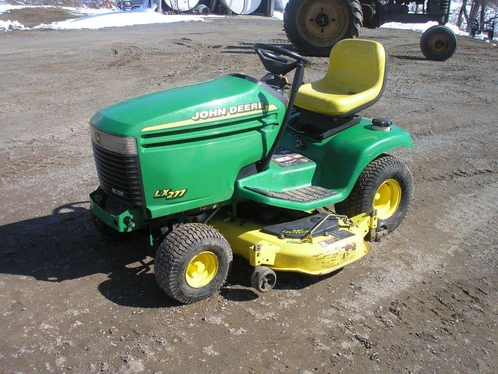 JOHN DEERE LX277 48" LAWN TRACTOR