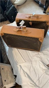 2  Louis Vuitton suitcases
Both suitcases, have