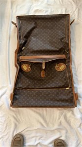 2 Louis Vuitton Items, garment  bag and