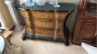 Leopard print 3 drawer chest
Approximately 48