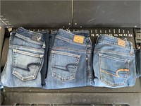 3 pr Women’s American Eagle jeans size 4 & 6