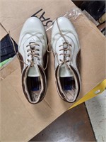Golf shoes size 8