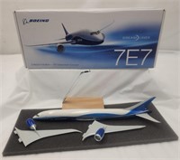 Boeing Dreamliner 7E7 Model w/Stand & Box