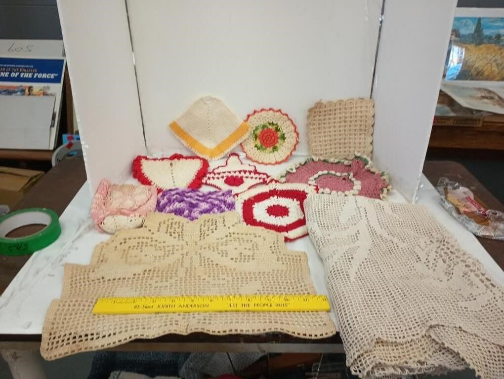 Assorted doilies