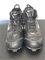 BOYS CLEATS