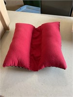 Lot of 2 travel pillows