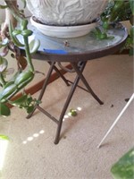 ROUND GLASS TOP TABLE  APPROX 18"H