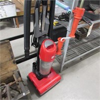 DIRT DEVIL UPRIGHT VAC