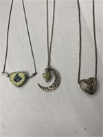 Women’s necklaces