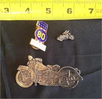 3 PC VTG HARLEY DAVIDSON PINS & MOTORCYCLE PENDANT