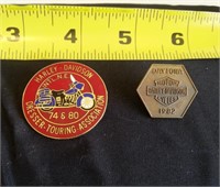 2 PC HARLEY DAVIDSON PINS, 1982, OTHER