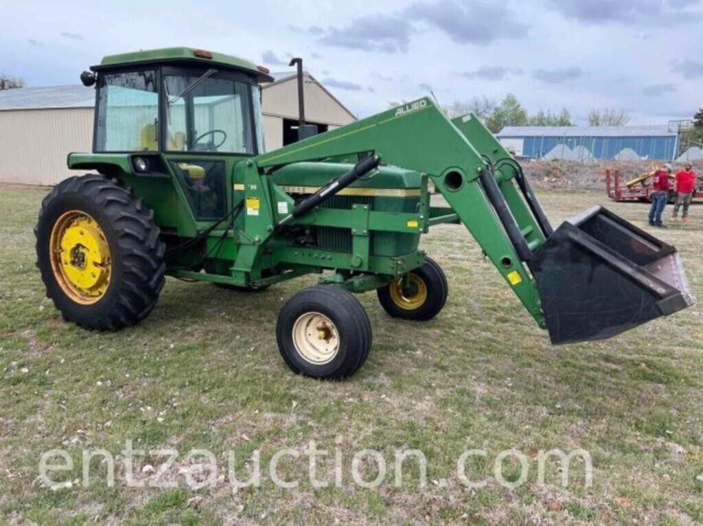 JD 4030 QUAD - RANGE TRANSMISSION, 2 HYD. REMOTES,