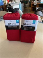 Set of red twin bed sheets