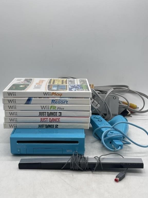 Nintendo Wii Limited Edition Blue Console Bundle