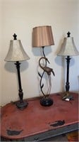 3 decorative lamps
Two of them are 32 inches