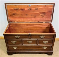 LOVELY LANE MAHOGANY CEDAR CHEST - NICE SHAPE