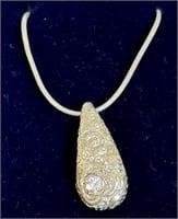 PRETTY STERLING SILVER CHAIN AND PENDENT