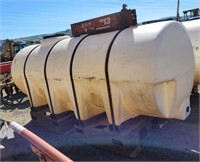 1,000 Gallon Poly Tank on Skid