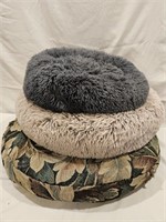 3 FLUFFY DOG BEDS/CUSHION ALL BETWEEN 18.5"-28"