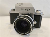 VINTAGE NIKON F PHOTOMIC CAMERA 4"X3"X6"