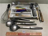 MIXED LOT OF KITCHEN COOKING UTENSILS