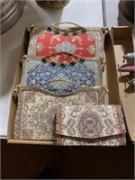 Box lot 4 purses