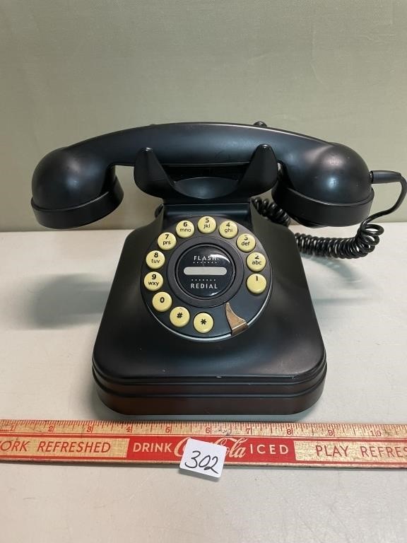 VINTAGE FLASH DIAL TELEPHONE