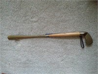 GOLF CLUB SHAPED BRASS, WOOD SHOE HORN