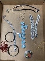 Costume jewelry necklace assortment  and