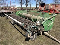 John Deere 214 Pick Up head w/ wagon