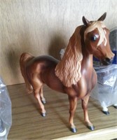 MODEL HORSE #4 LIGHT CHESTNUT, THICK BLONDE MANE
