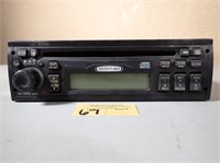 Freightliner Stereo/CD - Untested